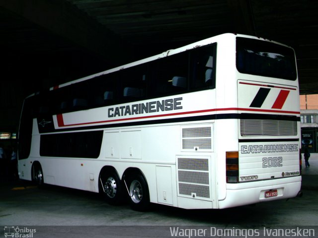 Auto Viação Catarinense 2082 na cidade de Curitiba, Paraná, Brasil, por Wagner Domingos Ivanesken. ID da foto: 1108156.