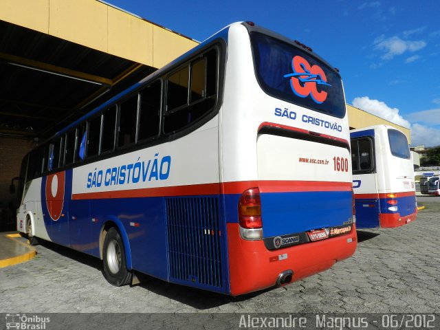 Viação São Cristóvão 1600 na cidade de Divinópolis, Minas Gerais, Brasil, por Alexandre  Magnus. Número da foto: #1110440.