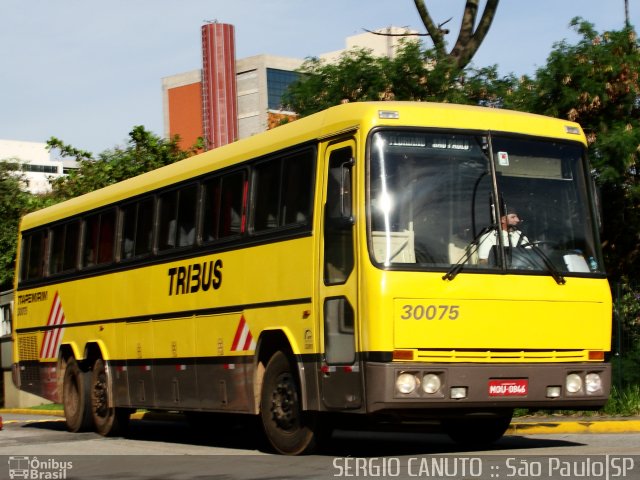 Viação Itapemirim 30075 na cidade de São Paulo, São Paulo, Brasil, por Sérgio A.  B.  Canuto. ID da foto: 1112182.