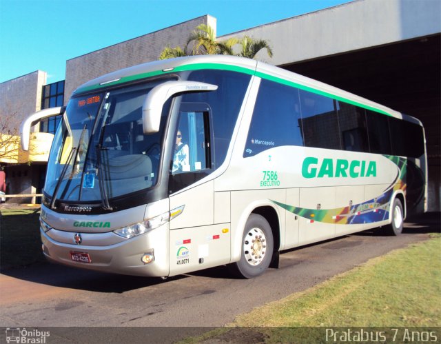 Viação Garcia 7586 na cidade de Apucarana, Paraná, Brasil, por Cristiano Soares da Silva. Número da foto: #1114443.