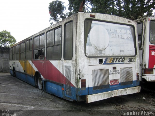 Sucata e Desmanches ETCD 3030 na cidade de Diadema, São Paulo, Brasil, por Sandro Alves. Número da foto: #1118406.
