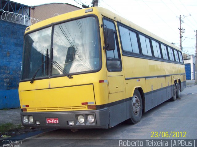 Ônibus Particulares 1803 na cidade de São Paulo, São Paulo, Brasil, por Roberto Teixeira. ID da foto: 1118710.