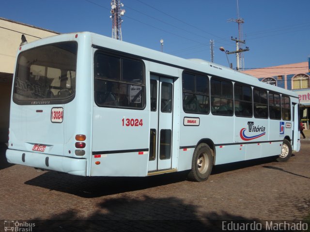 Expresso Vitória de Transportes 13024 na cidade de Charqueadas, Rio Grande do Sul, Brasil, por Eduardo Machado. Número da foto: #1120189.