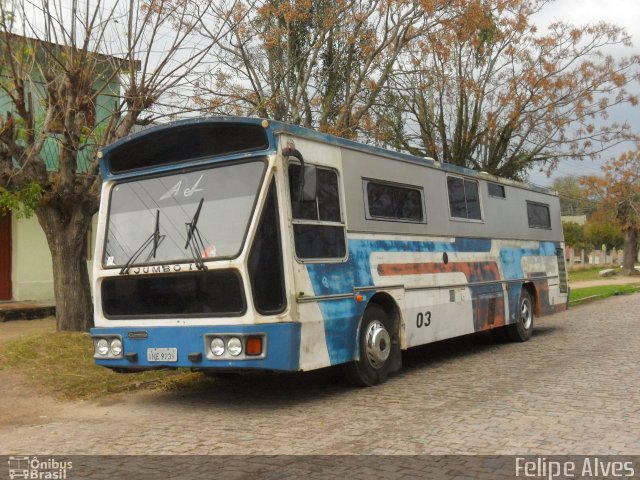 Motorhomes 03 na cidade de Pelotas, Rio Grande do Sul, Brasil, por Felipe Alves. Número da foto: #1121586.