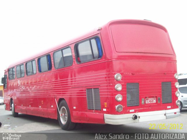 Ônibus Particulares 7135 na cidade de São Paulo, São Paulo, Brasil, por Roberto Teixeira. ID da foto: 1072758.