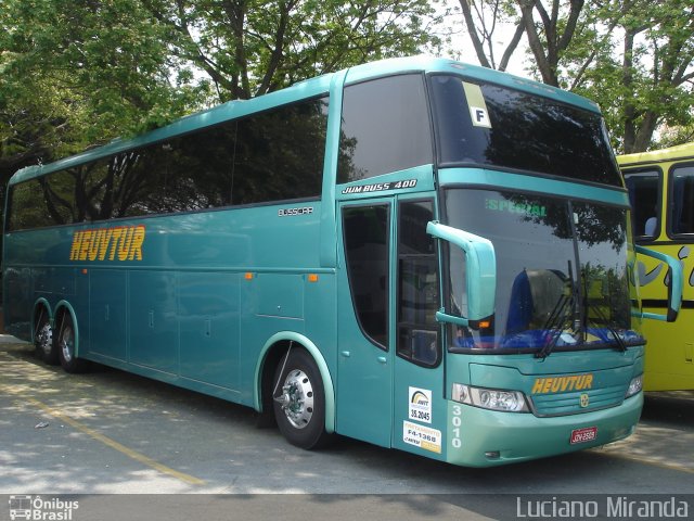 Heuv Tur 3010 na cidade de Aparecida, São Paulo, Brasil, por Luciano Miranda. Número da foto: #1078367.
