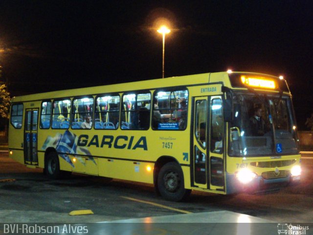 Viação Garcia 7457 na cidade de Paranavaí, Paraná, Brasil, por Robson Alves. ID da foto: 1081658.