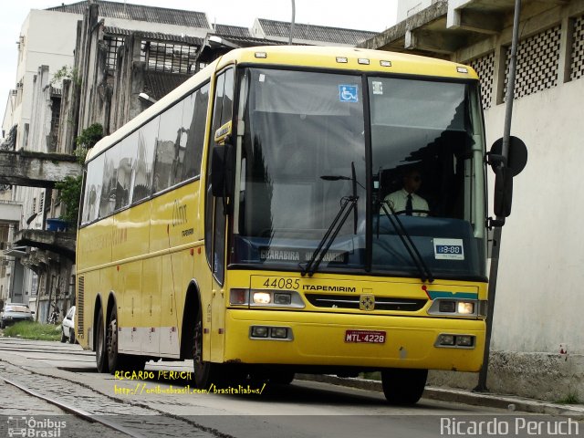 Viação Itapemirim 44085 na cidade de Rio de Janeiro, Rio de Janeiro, Brasil, por Ricardo Peruch. ID da foto: 1125423.