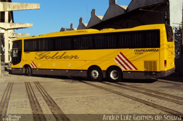Viação Itapemirim 45107 na cidade de Rio de Janeiro, Rio de Janeiro, Brasil, por André Luiz Gomes de Souza. Número da foto: #1126200.