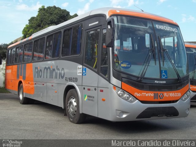 Transturismo Rio Minho RJ 166.039 na cidade de Niterói, Rio de Janeiro, Brasil, por Marcelo Candido de Oliveira. ID da foto: 1143496.