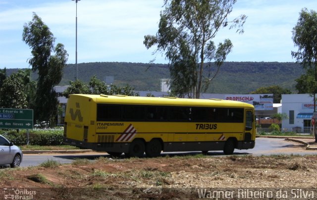 Viação Itapemirim 30087 na cidade de Barreiras, Bahia, Brasil, por Wagner Ribeiro da Silva. Número da foto: #1152034.