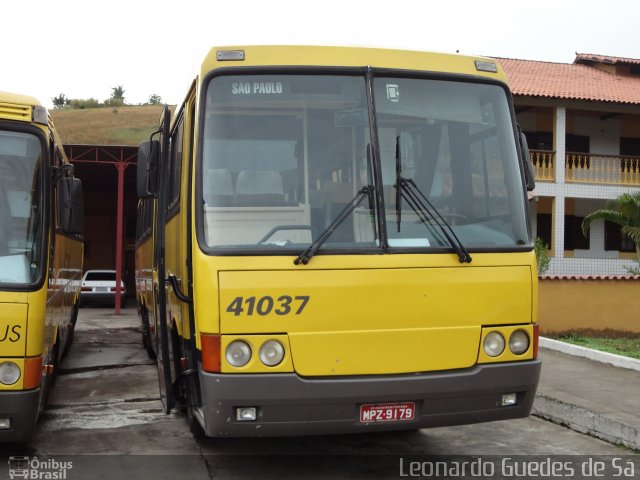 Viação Itapemirim 41037 na cidade de Paraíba do Sul, Rio de Janeiro, Brasil, por Leonardo Guedes de Sá. ID da foto: 1163996.