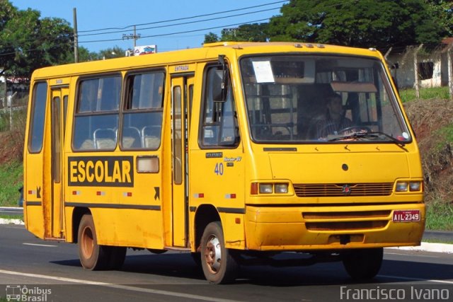 Ônibus Particulares 40 na cidade de Ourinhos, São Paulo, Brasil, por Francisco Ivano. Número da foto: #1167805.