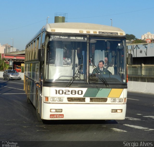 Empresa Gontijo de Transportes 10280 na cidade de Belo Horizonte, Minas Gerais, Brasil, por Sergio Alves. ID da foto: 1171786.