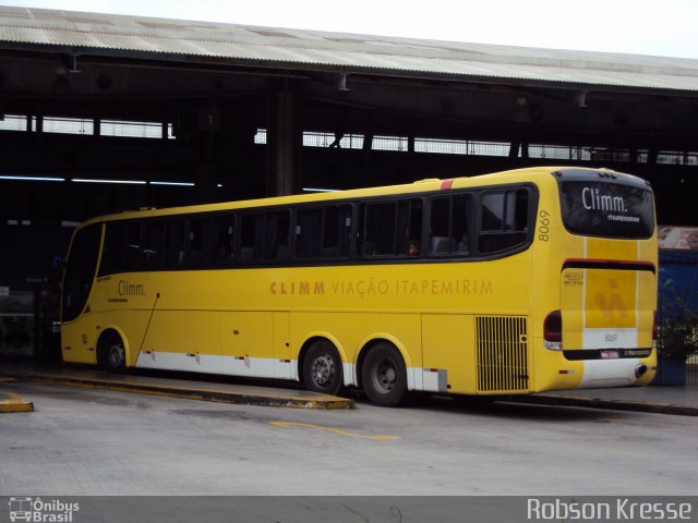 Viação Itapemirim 8069 na cidade de Santo André, São Paulo, Brasil, por Robson Kresse. ID da foto: 1171979.