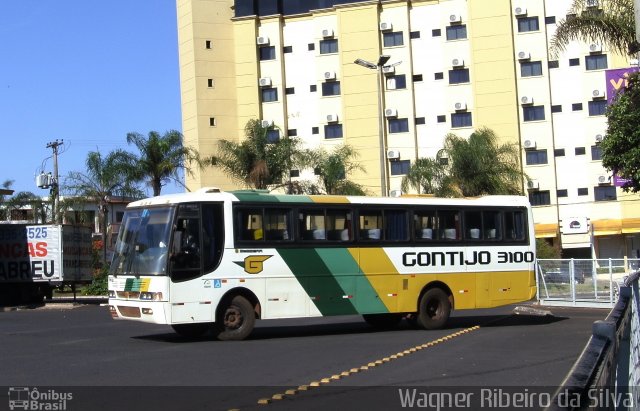 Empresa Gontijo de Transportes 3100 na cidade de Uberaba, Minas Gerais, Brasil, por Wagner Ribeiro da Silva. ID da foto: 1172071.