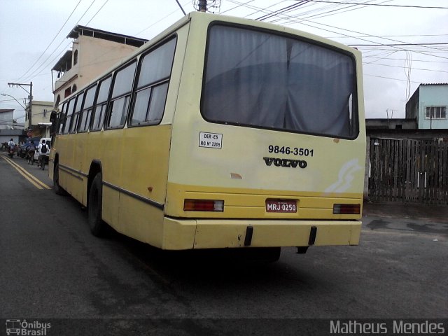 Ônibus Particulares 0250 na cidade de Vitória, Espírito Santo, Brasil, por Matheus Mendes. Número da foto: #1170723.