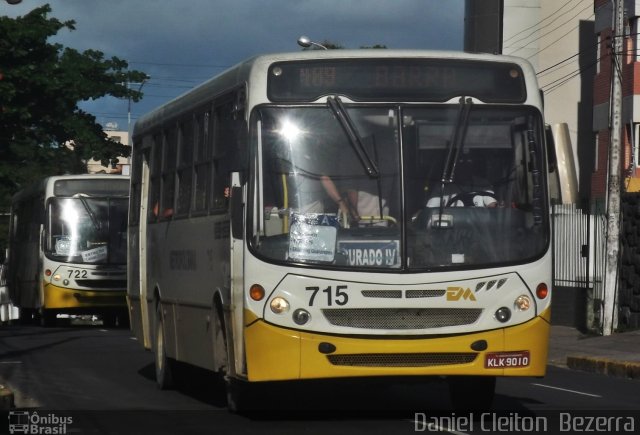 Empresa Metropolitana 715 na cidade de Jaboatão dos Guararapes, Pernambuco, Brasil, por Daniel Cleiton  Bezerra. Número da foto: #1176645.
