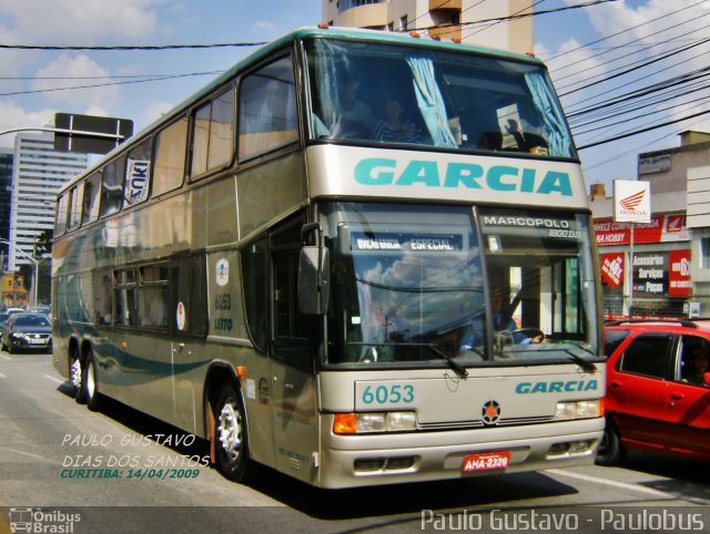Viação Garcia 6053 na cidade de Curitiba, Paraná, Brasil, por Paulo Gustavo. Número da foto: #1177531.