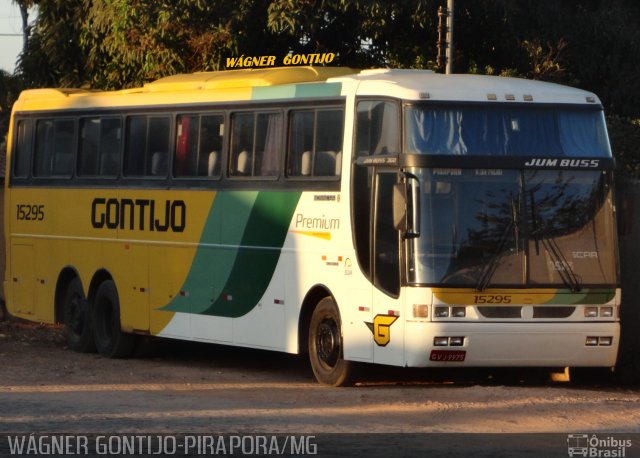 Empresa Gontijo de Transportes 15295 na cidade de Pirapora, Minas Gerais, Brasil, por Wágner  Gontijo. Número da foto: #1178632.