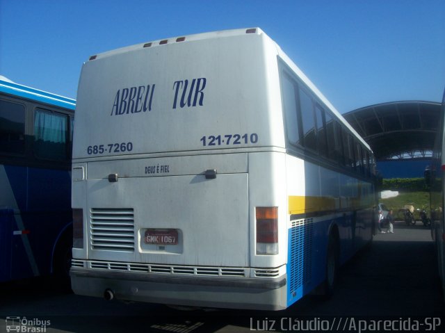 Ônibus Particulares 102 na cidade de Aparecida, São Paulo, Brasil, por Luiz Krolman. Número da foto: #1185038.