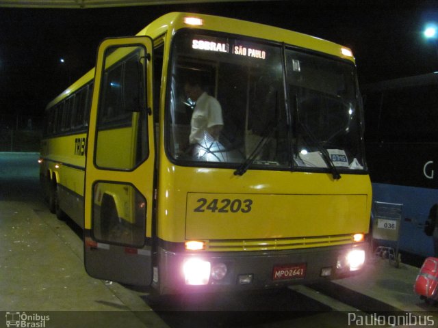 Viação Itapemirim 24203 na cidade de Brasília, Distrito Federal, Brasil, por Paulo Camillo Mendes Maria. ID da foto: 1184005.