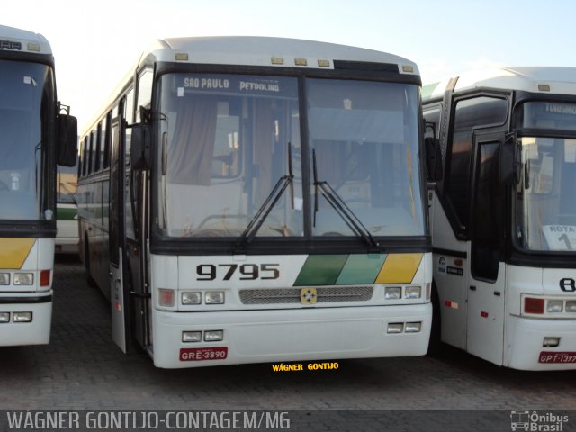 Empresa Gontijo de Transportes 9795 na cidade de Contagem, Minas Gerais, Brasil, por Wagner Gontijo Várzea da Palma-mg. ID da foto: 1185019.