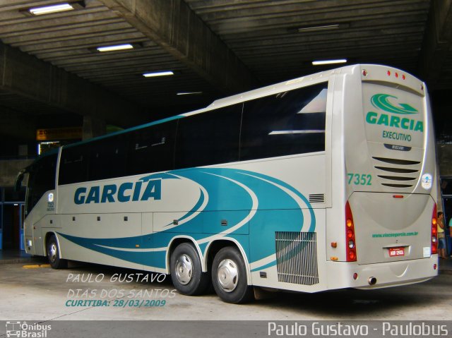 Viação Garcia 7352 na cidade de Curitiba, Paraná, Brasil, por Paulo Gustavo. Número da foto: #1186848.