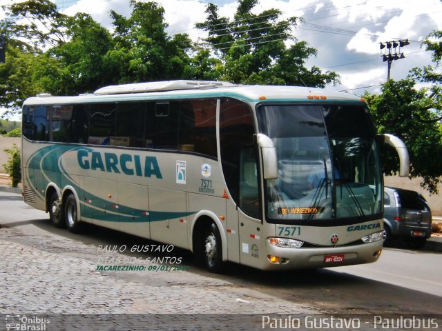 Viação Garcia 7571 na cidade de Jacarezinho, Paraná, Brasil, por Paulo Gustavo. Número da foto: #1131605.