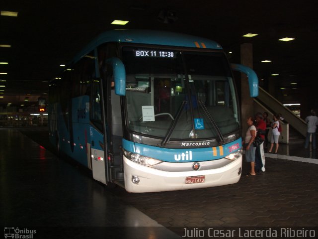 UTIL - União Transporte Interestadual de Luxo 3902 na cidade de Belo Horizonte, Minas Gerais, Brasil, por Julio Cesar Lacerda Ribeiro. Número da foto: #1139350.
