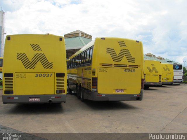 Viação Itapemirim 41045 na cidade de Uberaba, Minas Gerais, Brasil, por Paulo Camillo Mendes Maria. Número da foto: #1192965.