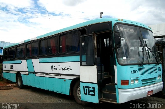 UTB - União Transporte Brasília 180 na cidade de Goiânia, Goiás, Brasil, por Carlos Júnior. Número da foto: #1192851.