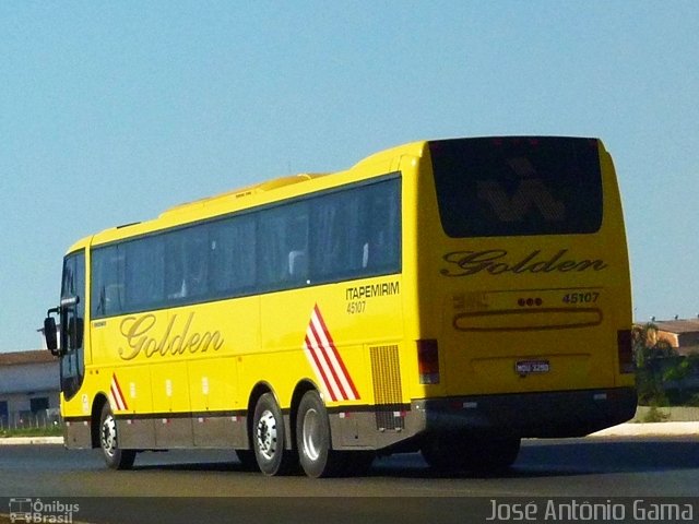 Viação Itapemirim 45107 na cidade de Santa Maria, Distrito Federal, Brasil, por José Antônio Gama. Número da foto: #1212430.