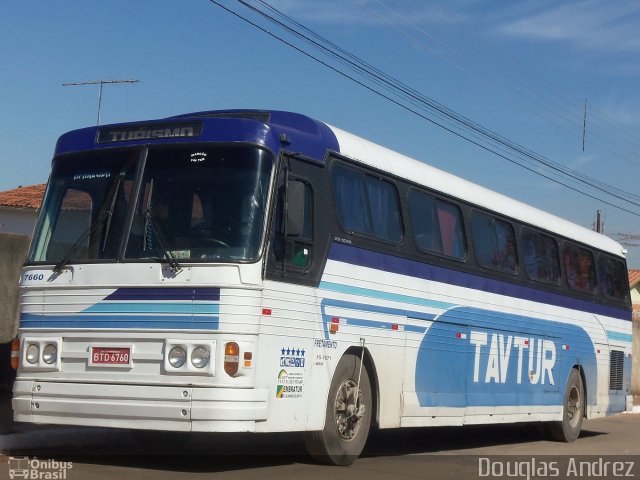 Tav Tur 7660 na cidade de Trindade, Goiás, Brasil, por Douglas Andrez. Número da foto: #1222805.