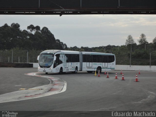 Volvo  na cidade de Nova Santa Rita, Rio Grande do Sul, Brasil, por Eduardo Machado. Número da foto: #1222712.