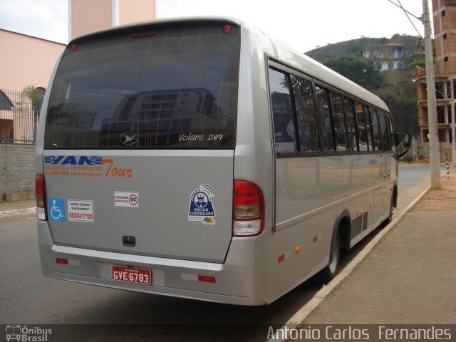 Van Tour Locações e Fretamento 6783 na cidade de João Monlevade, Minas Gerais, Brasil, por Antonio Carlos Fernandes. ID da foto: 1223773.