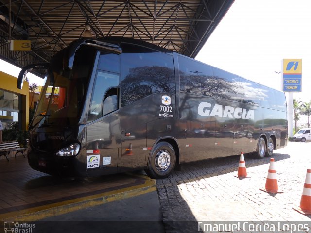 Viação Garcia 7002 na cidade de Bauru, São Paulo, Brasil, por Emanuel Corrêa Lopes. Número da foto: #1228760.