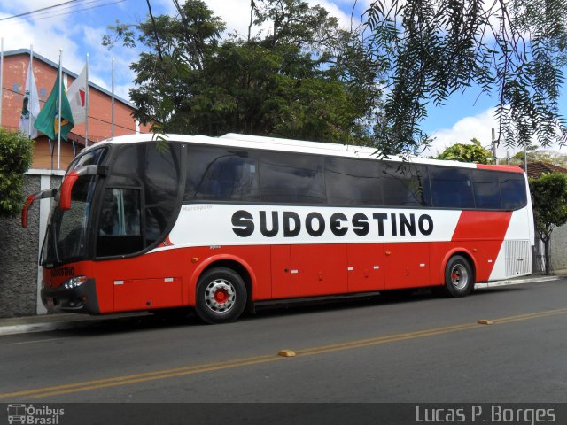 Rápido Sudoestino 450 na cidade de Araxá, Minas Gerais, Brasil, por Lucas Borges . Número da foto: #1229867.