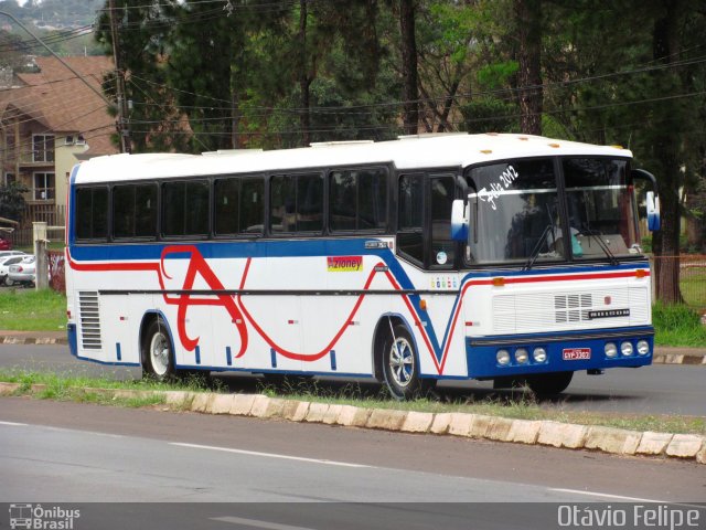 Ônibus Particulares 3303 na cidade de Foz do Iguaçu, Paraná, Brasil, por Otavio Felipe Balbinot. ID da foto: 1239185.