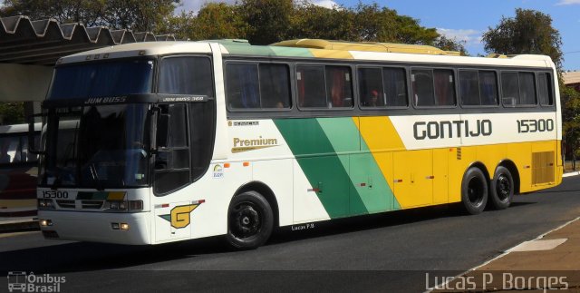 Empresa Gontijo de Transportes 15300 na cidade de Araxá, Minas Gerais, Brasil, por Lucas Borges . Número da foto: #1241980.