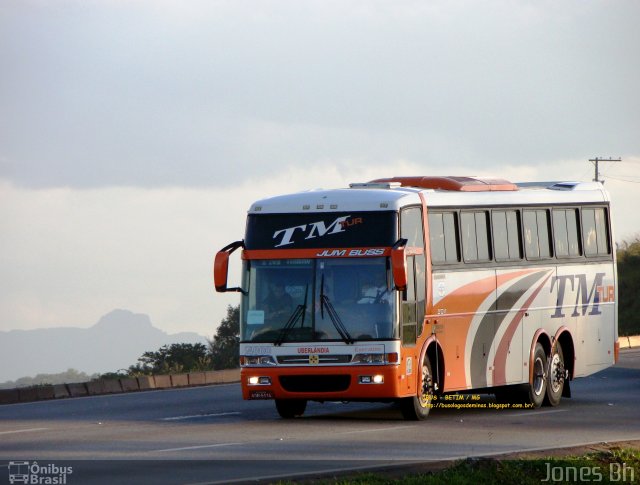 TM Tur 4000 na cidade de Betim, Minas Gerais, Brasil, por Jones Bh. Número da foto: #1241000.