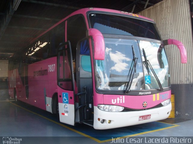 UTIL - União Transporte Interestadual de Luxo 7807 na cidade de Belo Horizonte, Minas Gerais, Brasil, por Julio Cesar Lacerda Ribeiro. Número da foto: #1245370.