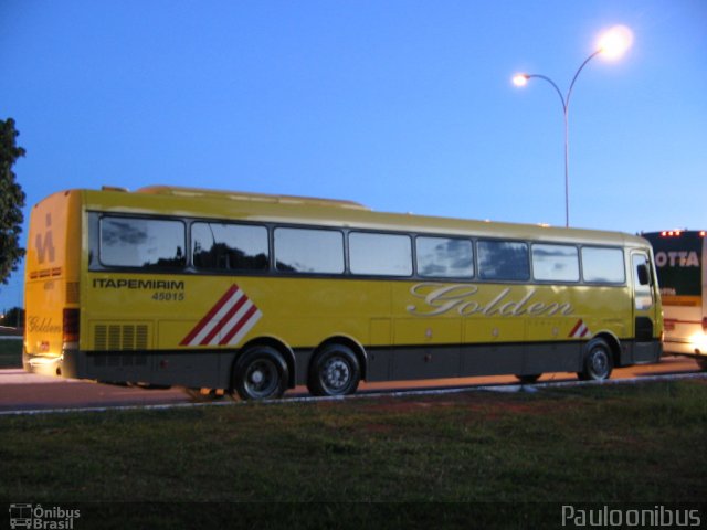 Viação Itapemirim 45015 na cidade de Brasília, Distrito Federal, Brasil, por Paulo Camillo Mendes Maria. ID da foto: 1198620.