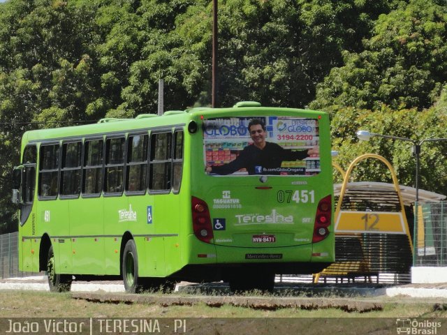 Taguatur - Taguatinga Transporte e Turismo 07451 na cidade de Teresina, Piauí, Brasil, por João Victor. ID da foto: 1207943.