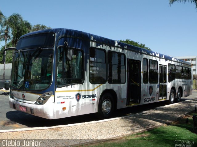 Scania  na cidade de Brasília, Distrito Federal, Brasil, por Clébio Júnior. Número da foto: #1271708.