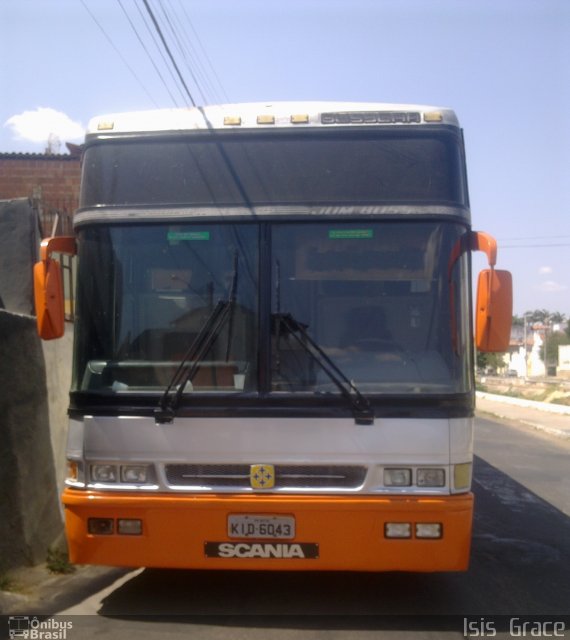 Ônibus Particulares 6043 na cidade de Crato, Ceará, Brasil, por Isis Grace. Número da foto: #1273519.