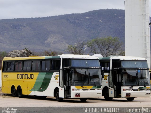 Empresa Gontijo de Transportes 11070 na cidade de Itaobim, Minas Gerais, Brasil, por Sérgio Augusto Braga Canuto. ID da foto: 1273858.