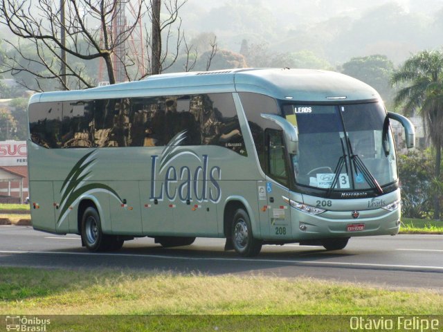 Leads Transportes 208 na cidade de Foz do Iguaçu, Paraná, Brasil, por Otavio Felipe Balbinot. ID da foto: 1274962.