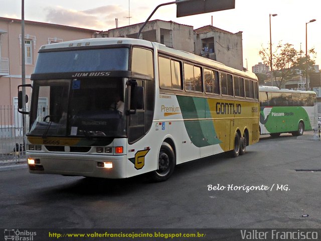 Empresa Gontijo de Transportes 15665 na cidade de Belo Horizonte, Minas Gerais, Brasil, por Valter Francisco. ID da foto: 1275100.