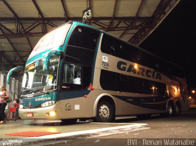 Viação Garcia 7214 na cidade de Londrina, Paraná, Brasil, por Renan Watanabe. Número da foto: #1274966.
